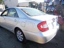 2002 TOYOTA CAMRY XLE SILVER 3.0L AT Z17997